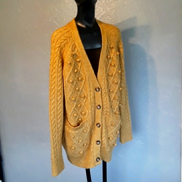 Cupcakes and Cashmere new acrylic sweater - Picture 1 of 5